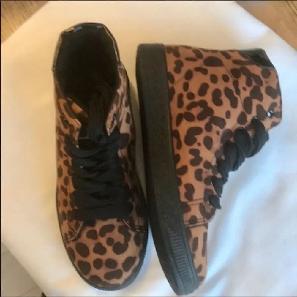 BAMBOO LEOPARD MOTIF HIGH TOP SNEAKERS.